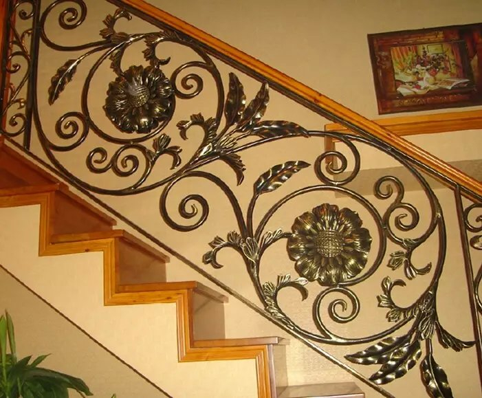 金属工艺?豪华铁艺楼梯